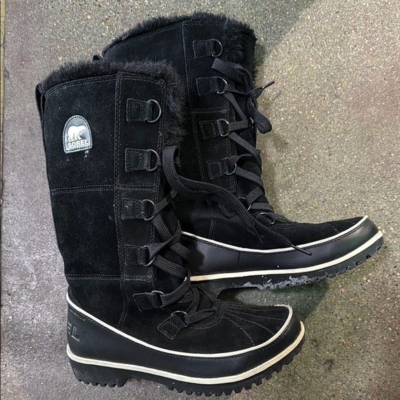 Sorel Boots - Picture 2 of 4